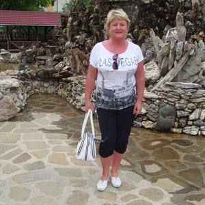 Девушки в Котласе: Ольга Баглаева, 65 - ищет парня из Котласа