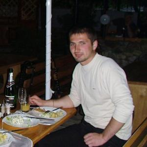 Парни в Сургуте (Ханты-Мансийский АО): Никанор, 38 - ищет девушку из Сургута (Ханты-Мансийский АО)