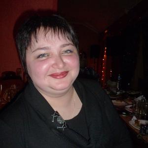 Девушки в Волоколамске: Елена, 44 - ищет парня из Волоколамска