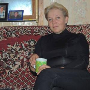 Девушки в Елабуге (Татарстан): Лена, 58 - ищет парня из Елабуги (Татарстан)