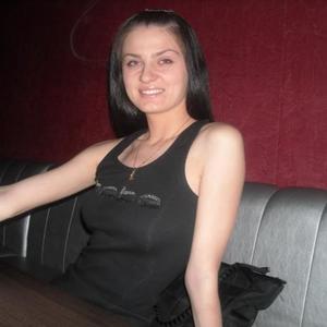 Девушки в Ульяновске: Анюта, 36 - ищет парня из Ульяновска