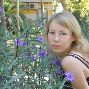 Девушки в Перми: Irina, 35 - ищет парня из Перми
