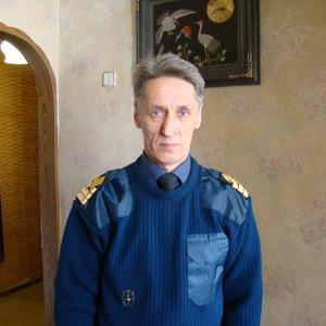Парни в Петропавловске-Камчатском: Александр Семёнов, 64 - ищет девушку из Петропавловска-Камчатского