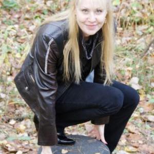 Девушки в Новосибирске: Лидия, 42 - ищет парня из Новосибирска