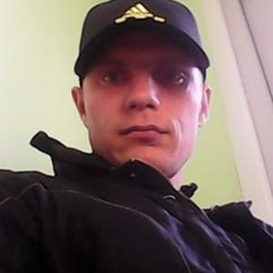 Парни в Нефтеюганске: Андрей Степанов, 39 - ищет девушку из Нефтеюганска