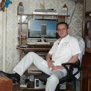 Парни в Владивостоке: Сергей, 42 - ищет девушку из Владивостока