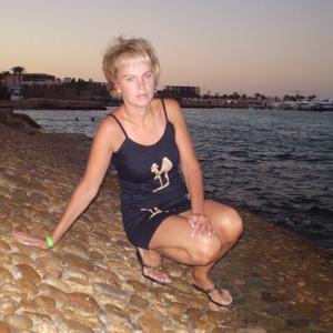 Девушки в Ижевске: Марина Козырева, 49 - ищет парня из Ижевска
