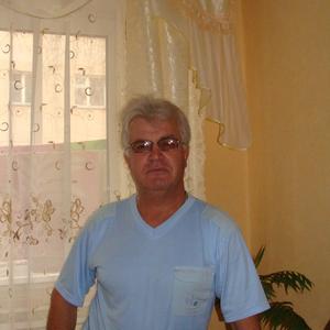 Парни в Белоозерский: Vladimir, 69 - ищет девушку из Белоозерский
