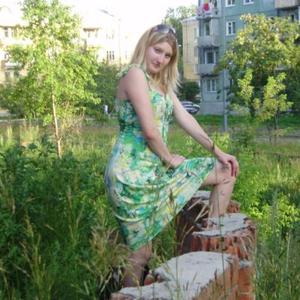 Девушки в Ангарске: Александрушка, 37 - ищет парня из Ангарска