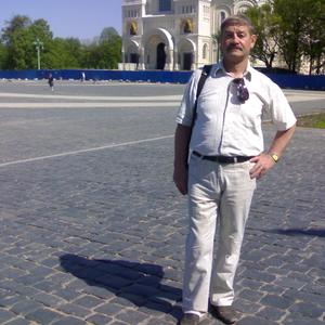 Юрий, 75 лет, Санкт-Петербург