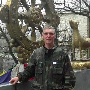 Александр, 70 лет, Санкт-Петербург
