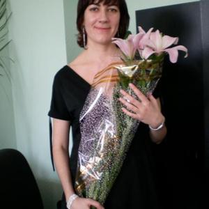Девушки в Сызрани: Лариса, 48 - ищет парня из Сызрани