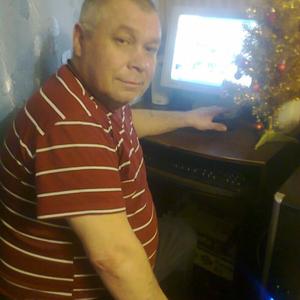 Парни в Звенигороде: Василий, 63 - ищет девушку из Звенигорода