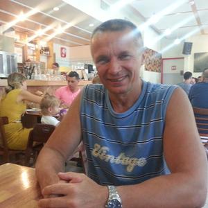 Парни в Калининграде: Пётр, 64 - ищет девушку из Калининграда