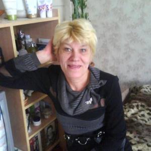Девушки в Екатеринбурге: Людмила, 65 - ищет парня из Екатеринбурга