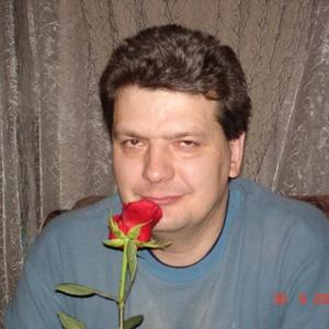 Михаил, 61 год, Санкт-Петербург