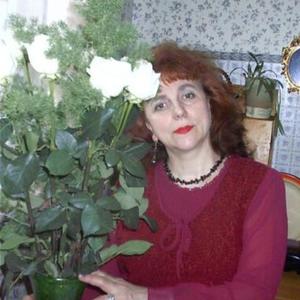 Девушки в Мурманске: Людмила, 77 - ищет парня из Мурманска
