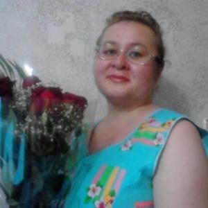 Девушки в Ижевске: Лилия, 52 - ищет парня из Ижевска
