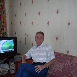 Василий, 66 лет, Псков