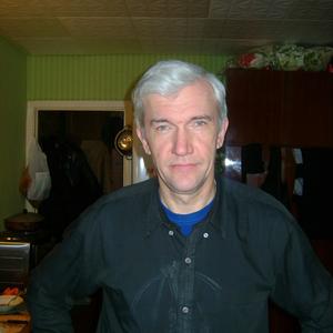 Игорь, 63 года, Топки