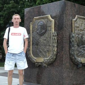 Андрей, 47 лет, Боровичи