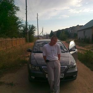 Максим, 42 года, Новоорск