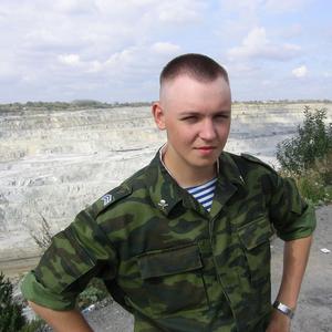 Парни в Челябинске: Илья, 33 - ищет девушку из Челябинска