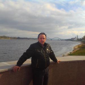 Парни в Гатчине: Владимир, 53 - ищет девушку из Гатчины
