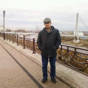 Парни в Радужный (Ханты-Мансийский АО): Раиф Сармурзин, 64 - ищет девушку из Радужный (Ханты-Мансийский АО)