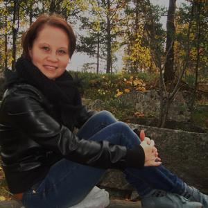 Девушки в Петрозаводске: Ксения, 38 - ищет парня из Петрозаводска